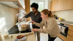 Arroz com frango no ponto: tempos, temperaturas e a ordem certa no tacho