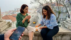 Porque é que o silêncio no seu aniversário pesa tanto? O que a psicologia ajuda a perceber